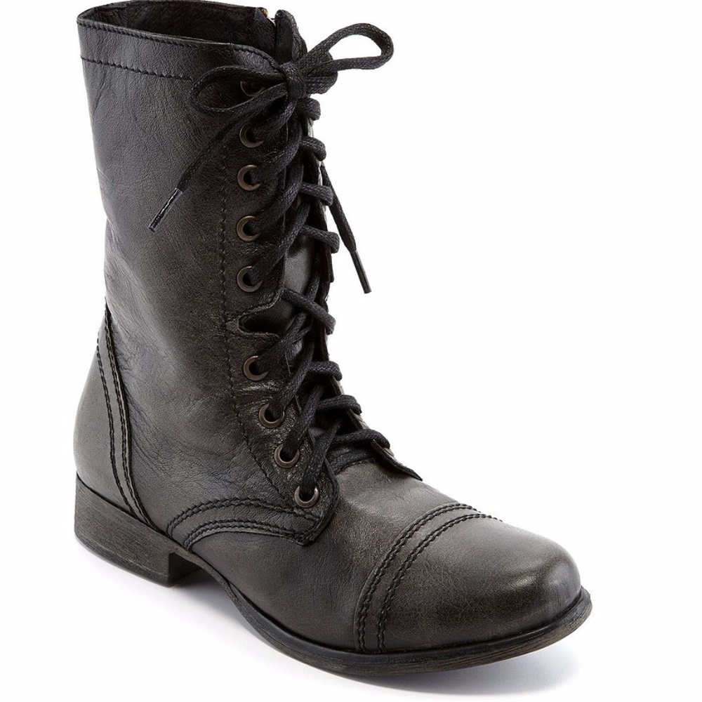 STEVE MADDEN Distressed Combat Boots